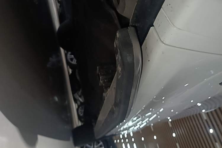 Used Land Rover Discovery Sport 2022 249 PS R-Dynamic S Performance Edition 5 Seats Left Side Sill