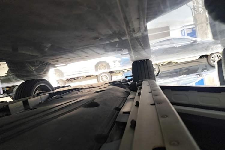 Used Land Rover Discovery Sport 2022 249 PS R-Dynamic S Performance Edition 5 Seats Left Side Sill