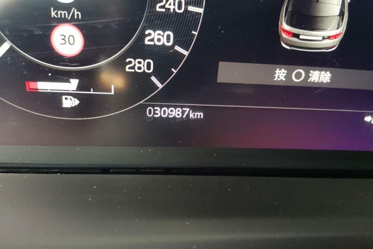 Used Land Rover Discovery Sport 2022 249 PS R-Dynamic S Performance Edition 5 Seats Odometer Close Up