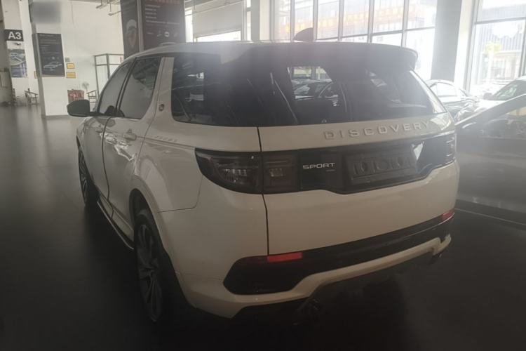 Used Land Rover Discovery Sport 2022 Revised Version 249 PS Metropolitan Edition Rear Left 45 Deg