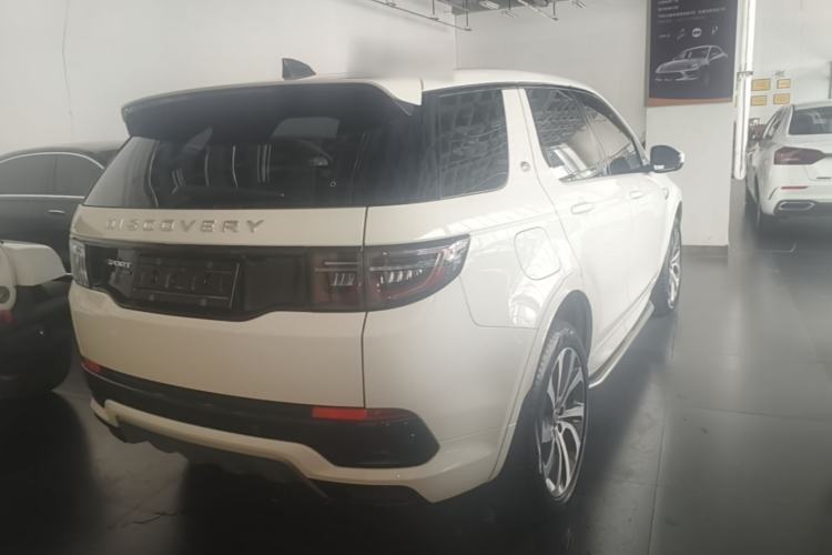 Used Land Rover Discovery Sport 2022 Revised Version 249 PS Metropolitan Edition Rear Right 45 Deg