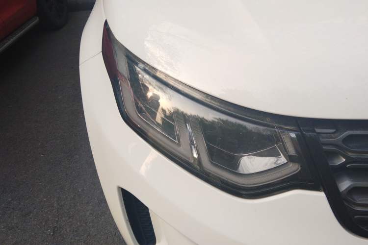 Used Land Rover Discovery Sport 2022 249 PS R-Dynamic SE Performance Tech Edition 5 Seats Right Front Headlight