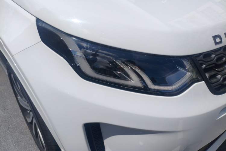 Used Land Rover Discovery Sport 2022 Revised Version 2 249 PS R-Dynamic SE Performance Tech Edition 5 Seats Right Front Headlight
