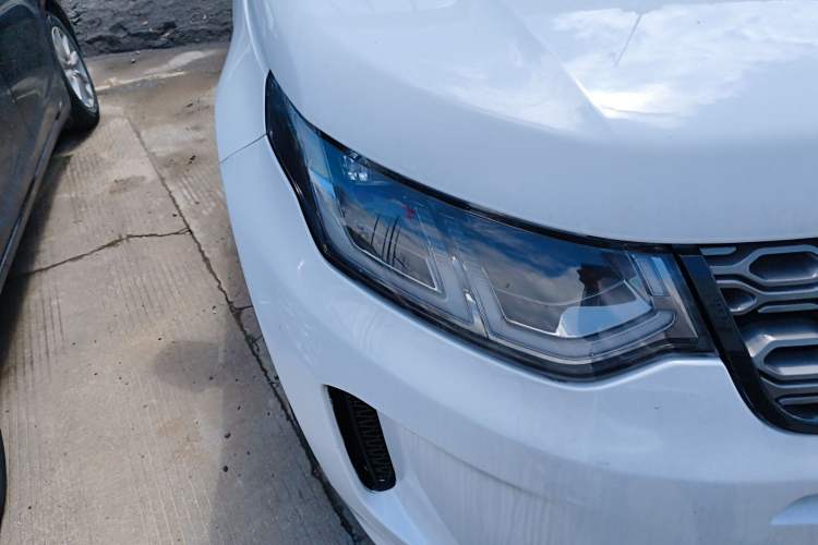 Used Land Rover Discovery Sport 2022 249 PS R-Dynamic S Performance Edition 5 Seats Right Front Headlight
