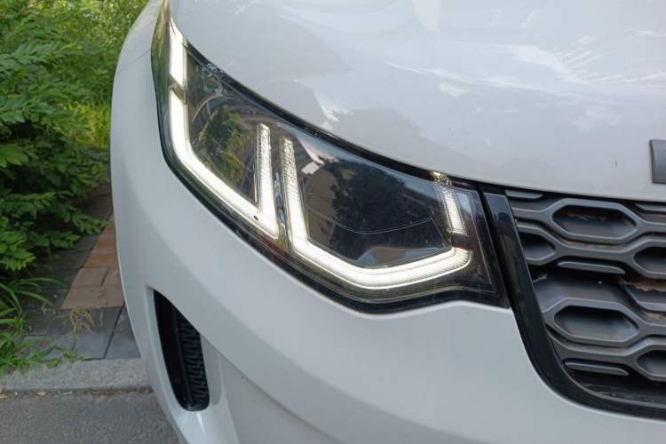 Used Land Rover Discovery Sport 2022 249 PS R-Dynamic S Performance Edition 5 Seats Right Front Headlight