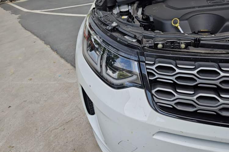 Used Land Rover Discovery Sport 2022 Revised Version 249 PS R-Dynamic S Performance Edition 5 Seats Right Front Headlight