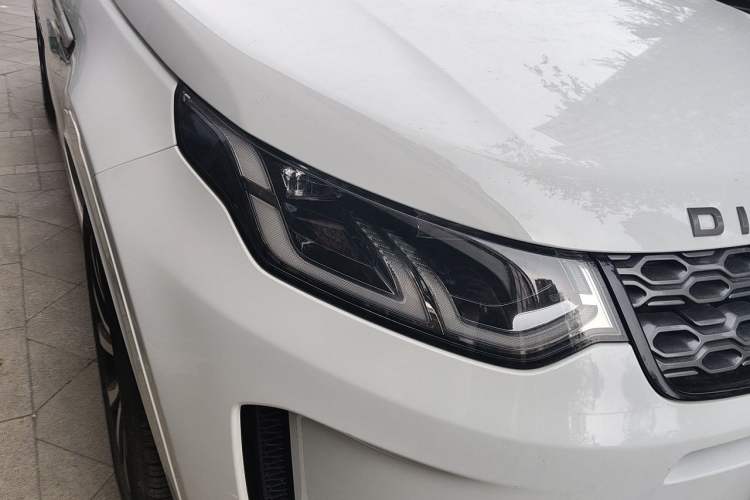 Used Land Rover Discovery Sport 2022 249 PS R-Dynamic S Performance Edition 5 Seats Right Front Headlight