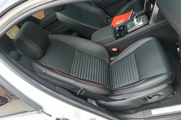 Used Land Rover Discovery Sport 2022 249 PS R-Dynamic S Performance Edition 5 Seats Right Front Seat