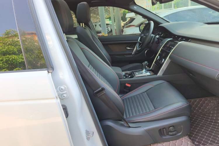 Used Land Rover Discovery Sport 2022 249 PS R-Dynamic SE Performance Tech Edition 5 Seats Right Front Seat