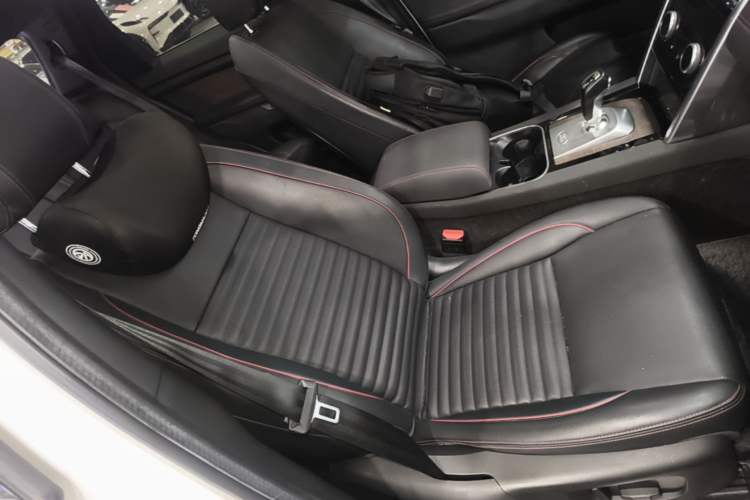 Used Land Rover Discovery Sport 2022 249 PS R-Dynamic S Performance Edition 5 Seats Right Front Seat