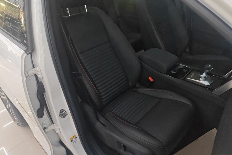 Used Land Rover Discovery Sport 2022 249 PS R-Dynamic S Performance Edition 5 Seats Right Front Seat