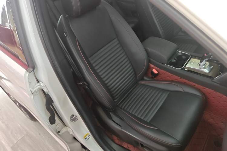 Used Land Rover Discovery Sport 2022 249 PS R-Dynamic S Performance Edition 5 Seats Right Front Seat