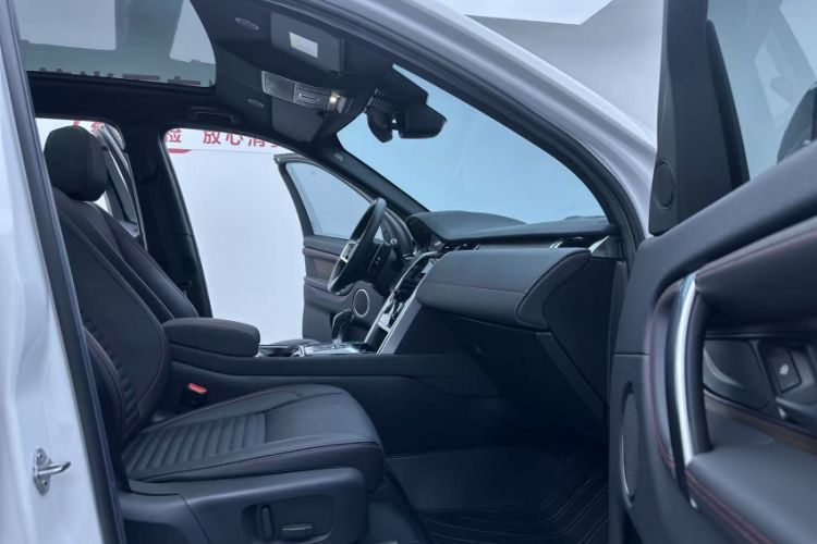 Used Land Rover Discovery Sport 2022 Revised Version 249 PS R-Dynamic S Performance Edition 5 Seats Right Front Seat