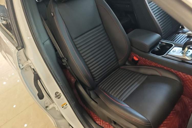 Used Land Rover Discovery Sport 2022 Revised Version 249 PS R-Dynamic S Performance Edition 5 Seats Right Front Seat