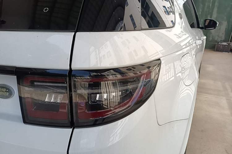 Used Land Rover Discovery Sport 2022 249 PS R-Dynamic S Performance Edition 5 Seats Right Rear Taillight