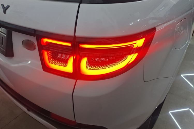 Used Land Rover Discovery Sport 2022 249 PS R-Dynamic S Performance Edition 5 Seats Right Rear Taillight