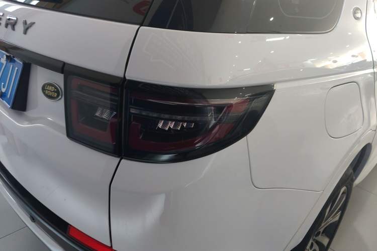Used Land Rover Discovery Sport 2022 249 PS R-Dynamic SE Performance Tech Edition 5 Seats Right Rear Taillight