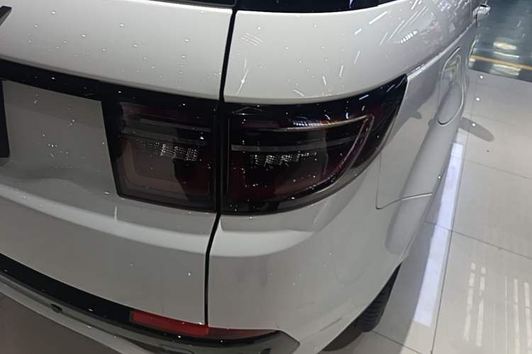 Used Land Rover Discovery Sport 2022 249 PS R-Dynamic S Performance Edition 5 Seats Right Rear Taillight