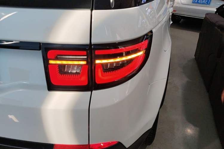 Used Land Rover Discovery Sport 2022 200 PS Family Edition 5 Seats Right Rear Taillight