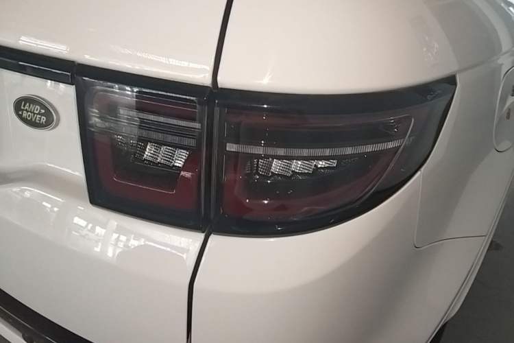Used Land Rover Discovery Sport 2022 Revised Version 249 PS R-Dynamic S Performance Edition 5 Seats Right Rear Taillight