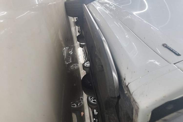 Used Land Rover Discovery Sport 2022 249 PS R-Dynamic S Performance Edition 5 Seats Right Side Sill