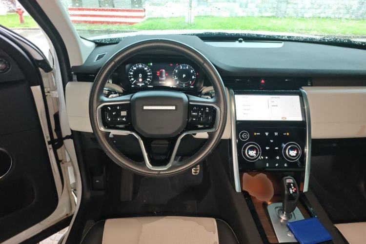 Used Land Rover Discovery Sport 2022 Revised Version 249 PS R-Dynamic S Performance Edition 5 Seats Steering Wheel