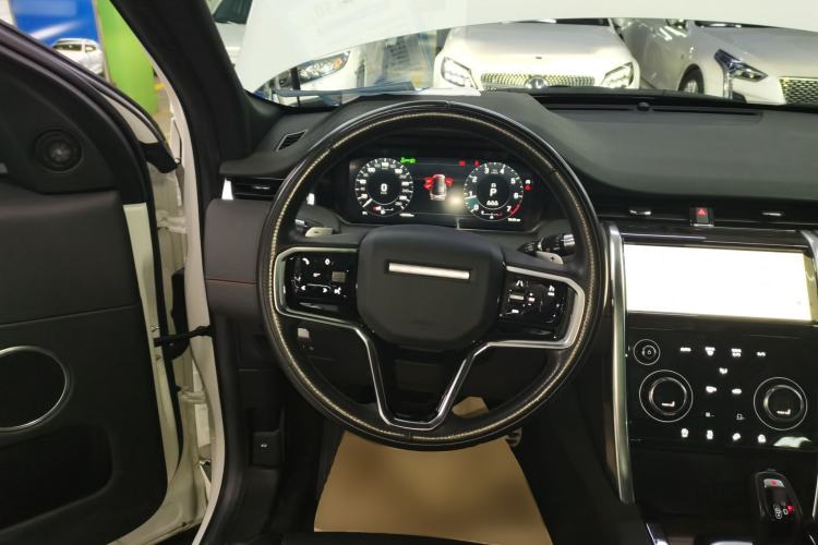 Used Land Rover Discovery Sport 2022 Revised Version 249 PS R-Dynamic S Performance Edition 5 Seats Steering Wheel