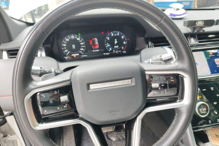 Used Land Rover Discovery Sport 2022 Restyled 249 PS R-Dynamic SE Performance Tech Edition 5 Seats Steering Wheel