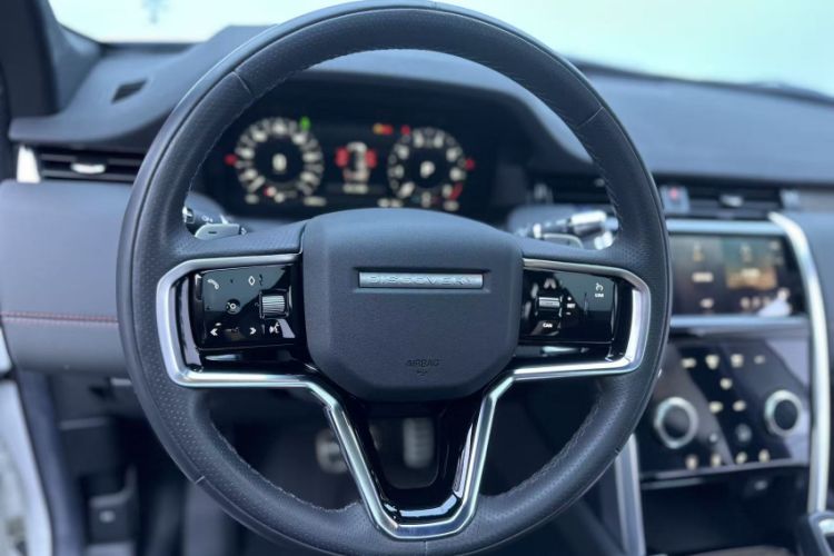 Used Land Rover Discovery Sport 2022 Revised Version 249 PS R-Dynamic S Performance Edition 5 Seats Steering Wheel
