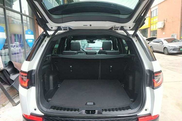 Used Land Rover Discovery Sport 2022 249 PS R-Dynamic S Performance Edition 5 Seats Trunk