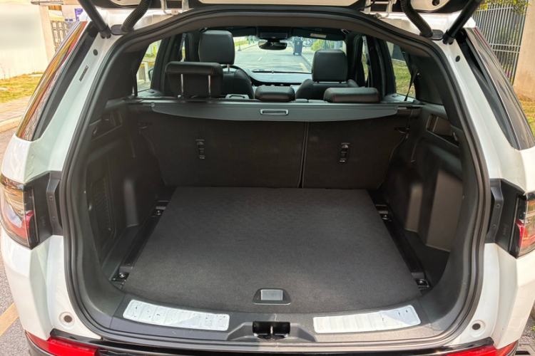 Used Land Rover Discovery Sport 2022 Revised Version 249 PS R-Dynamic S Performance Edition 5 Seats Trunk