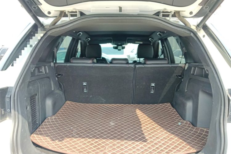 Used Land Rover Discovery Sport 2022 249 PS R-Dynamic S Performance Edition 5 Seats Trunk
