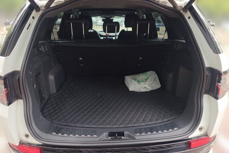 Used Land Rover Discovery Sport 2022 249 PS Metropolitan Edition 5 Seats Trunk