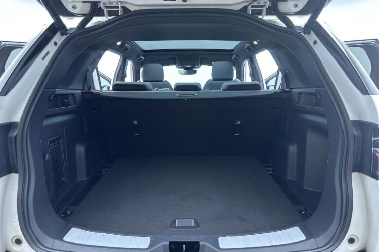 Used Land Rover Discovery Sport 2022 Revised Version 249 PS R-Dynamic S Performance Edition 5 Seats Trunk