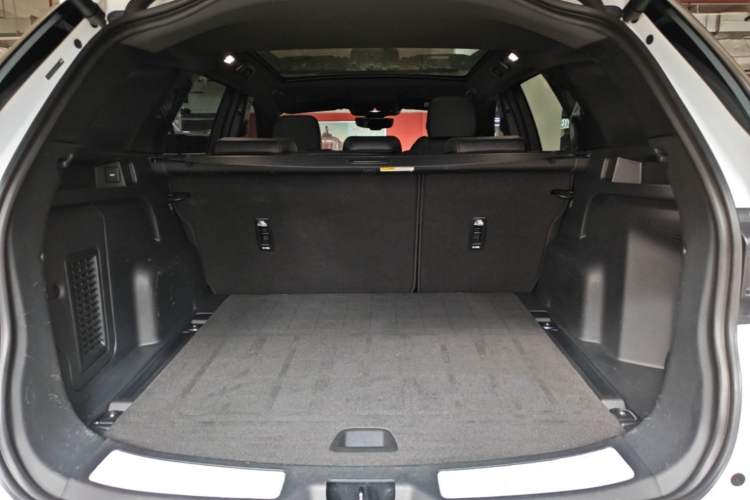 Used Land Rover Discovery Sport 2022 Restyled 249 PS R-Dynamic SE Performance Tech Edition 5 Seats Trunk