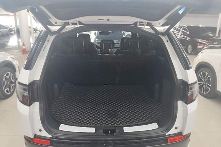 Used Land Rover Discovery Sport 2022 249 PS R-Dynamic S Performance Edition 5 Seats Trunk