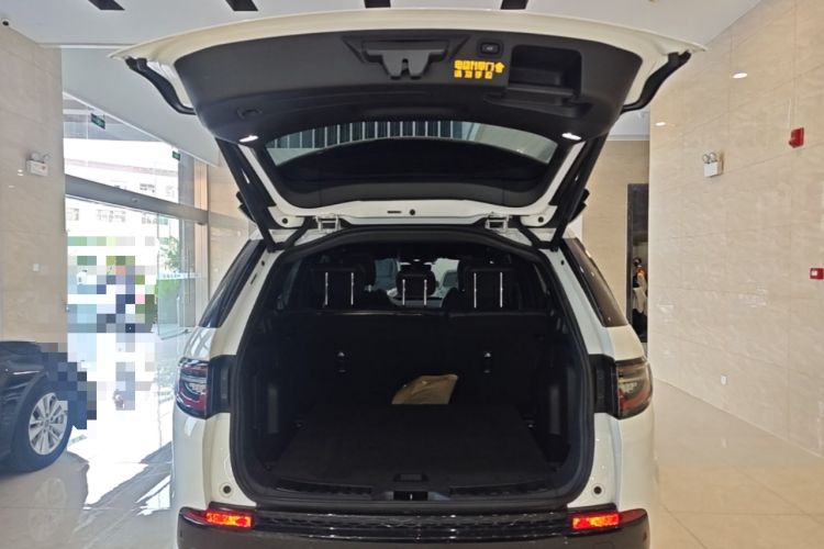 Used Land Rover Discovery Sport 2022 Revised Version 249 PS R-Dynamic S Performance Edition 5 Seats Trunk