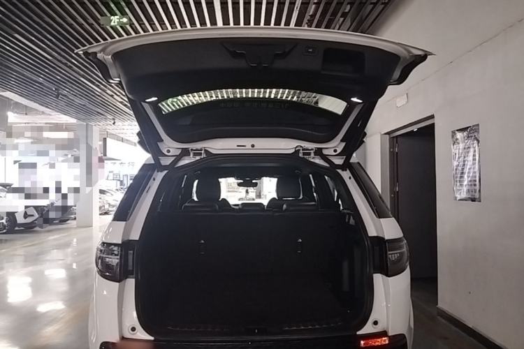 Used Land Rover Discovery Sport 2022 Revised Version 249 PS R-Dynamic S Performance Edition 5 Seats Trunk