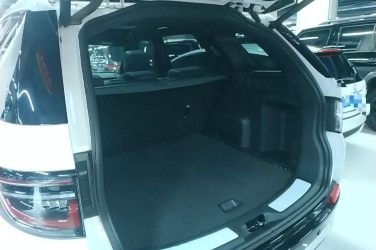 Used Land Rover Discovery Sport 2022 249 PS R-Dynamic SE Performance Tech Edition 5 Seats Trunk