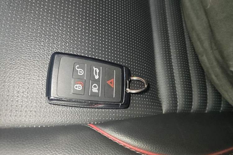 Used Land Rover Discovery Sport 2022 249 PS R-Dynamic S Performance Edition 5 Seats Vehicle Key