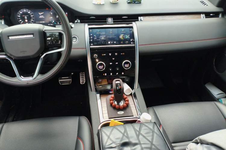 Used Land Rover Discovery Sport 2023 249 PS R-Dynamic S Performance Edition Audio And AC Panel