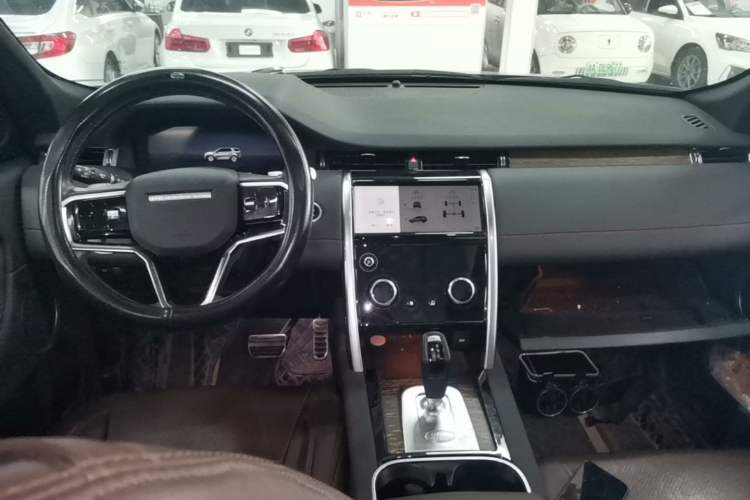 Used Land Rover Discovery Sport 2023 249 PS R-Dynamic S Performance Edition Center Console