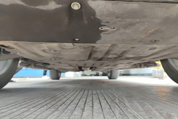 Used Land Rover Discovery Sport 2023 249 PS R-Dynamic SE Performance Tech Edition Chassis Front