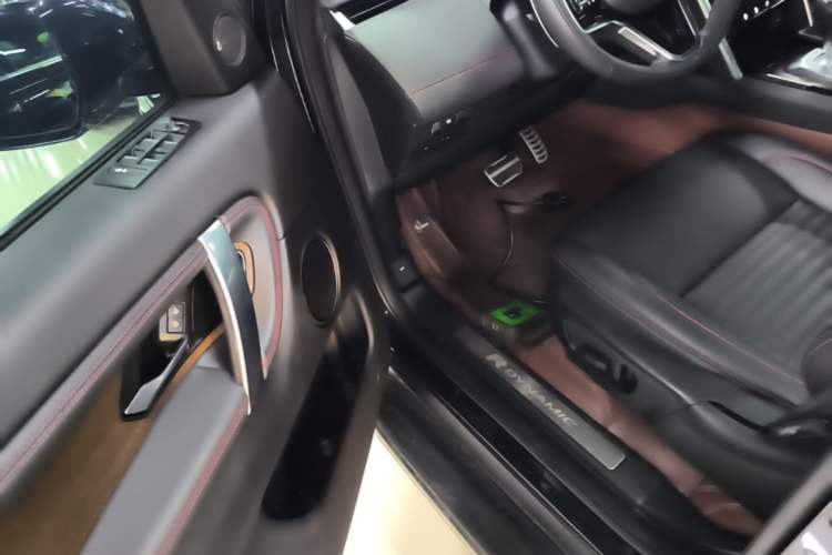 Used Land Rover Discovery Sport 2023 249 PS R-Dynamic S Performance Edition Driver Seat