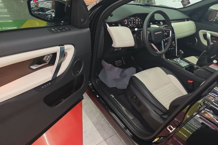 Used Land Rover Discovery Sport 2023 249 PS R-Dynamic SE Performance Tech Edition Driver Seat