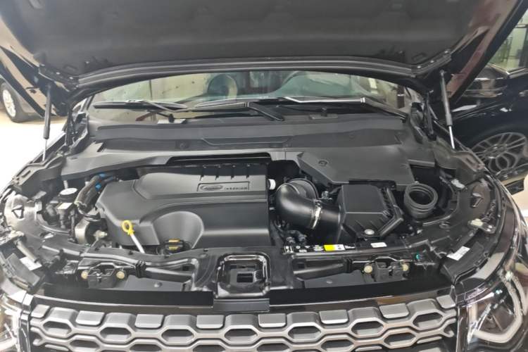 Used Land Rover Discovery Sport 2023 249 PS R-Dynamic SE Performance Tech Edition Engine Bay