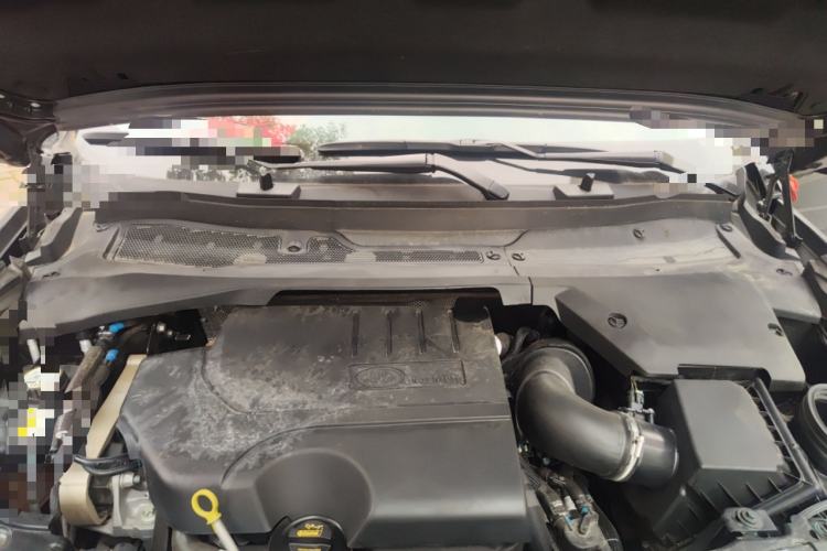Used Land Rover Discovery Sport 2023 249 PS R-Dynamic HSE Luxury Custom Edition Engine Bay