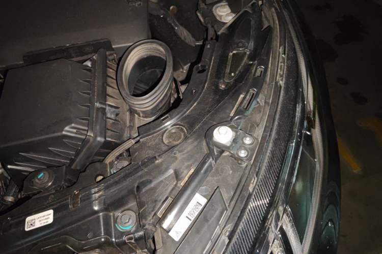 Used Land Rover Discovery Sport 2023 249 PS R-Dynamic S Performance Edition Engine Bay Left