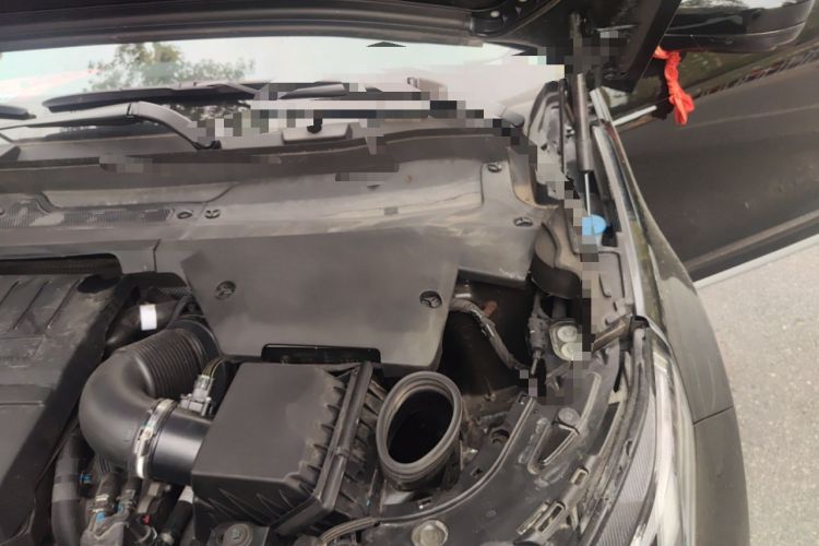 Used Land Rover Discovery Sport 2023 249 PS R-Dynamic HSE Luxury Custom Edition Engine Bay Left