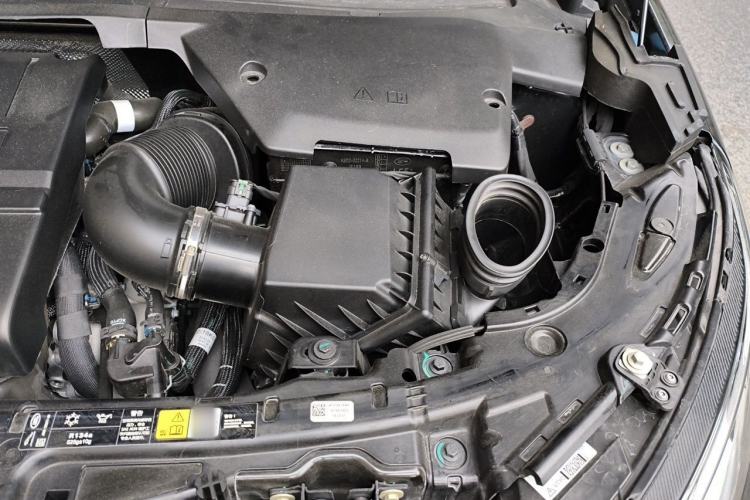 Used Land Rover Discovery Sport 2023 249 PS R-Dynamic S Performance Edition Engine Bay Left